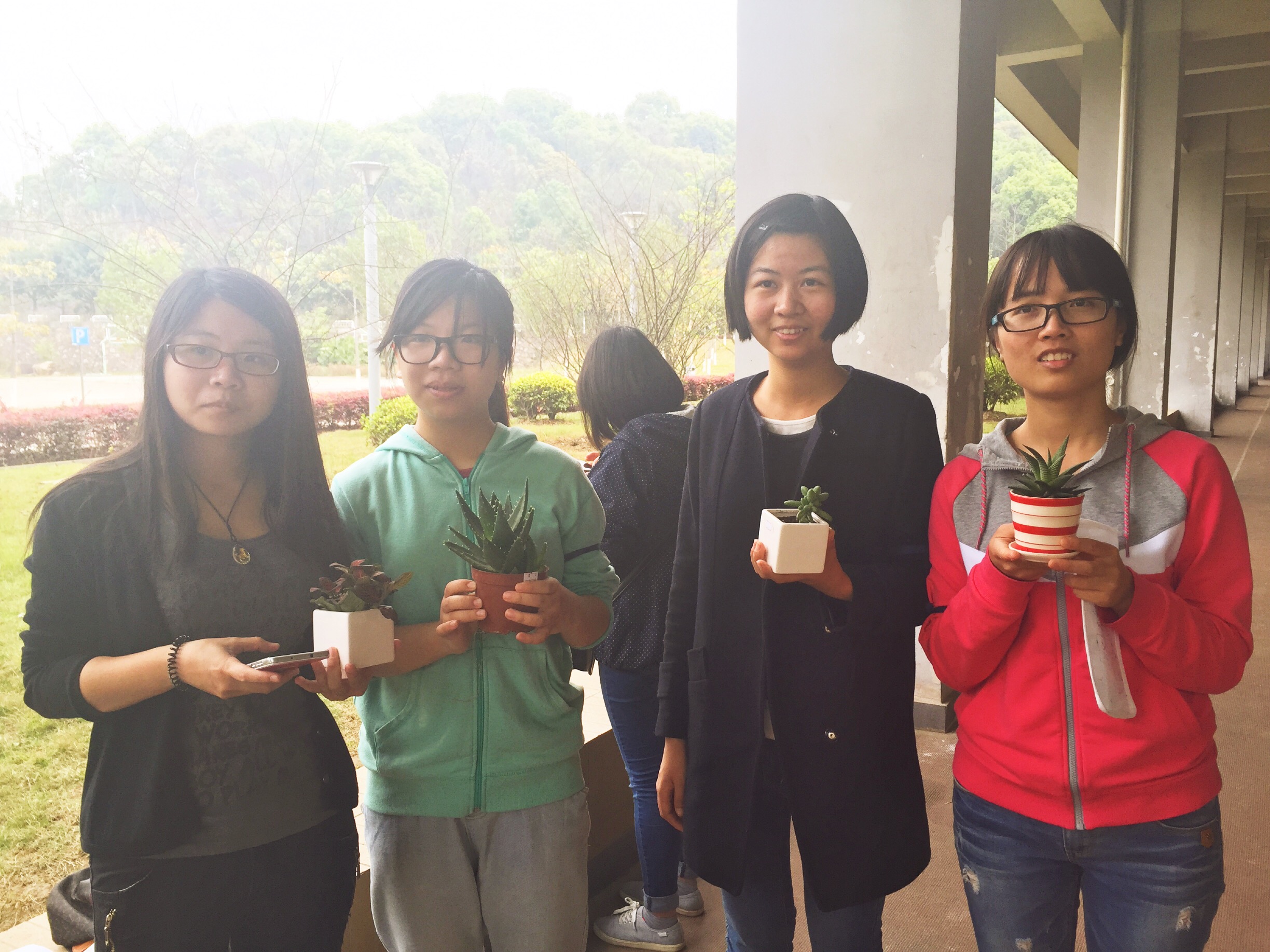 来自物信的队伍获得奖品